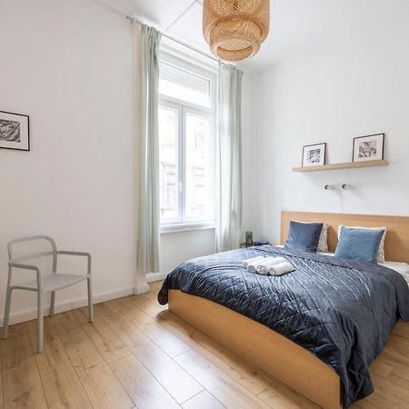 Central Grand Apartment With 5Bedrm 2Bathroom Budapest Exteriör bild