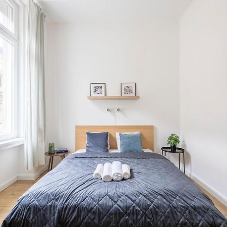 Central Grand Apartment With 5Bedrm 2Bathroom Budapest Exteriör bild
