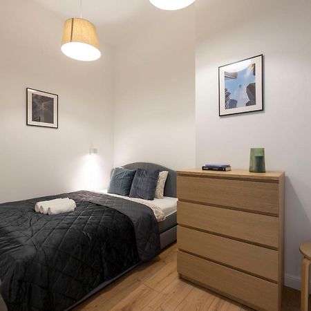 Central Grand Apartment With 5Bedrm 2Bathroom Budapest Exteriör bild