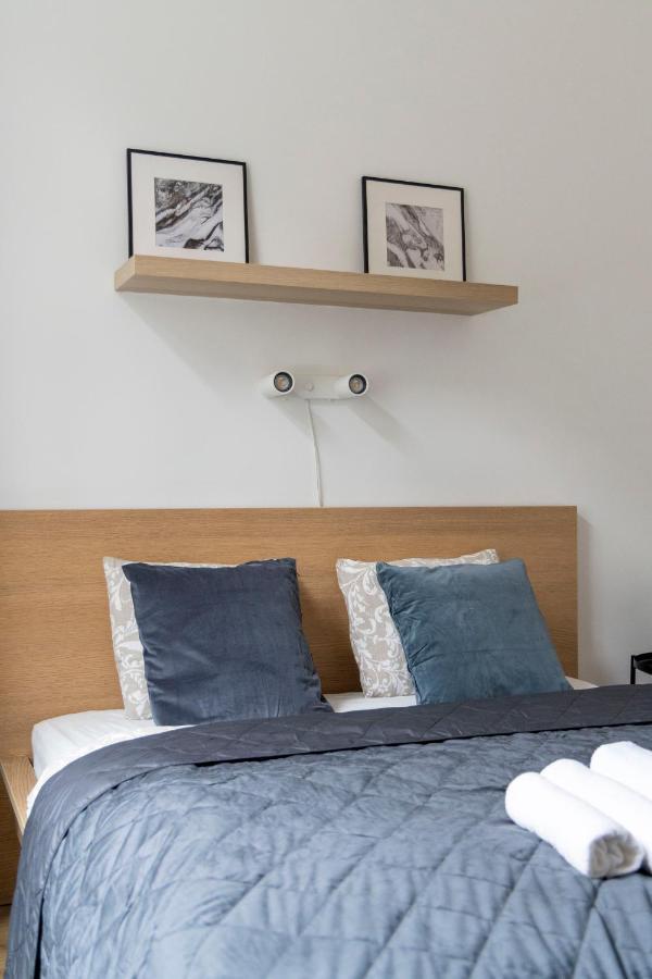 Central Grand Apartment With 5Bedrm 2Bathroom Budapest Exteriör bild